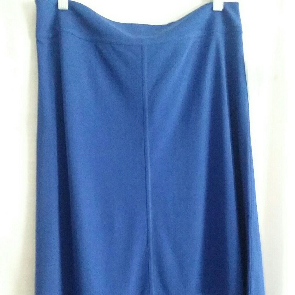 New DKNY Skirt